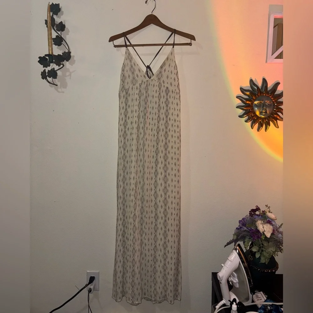 O'Neill Cream and Gray Patterned Maxi Dress - Picture 3 of 6